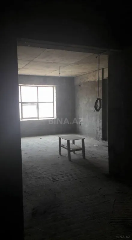 Satılır 4 otaqlı mənzil 145 m²
