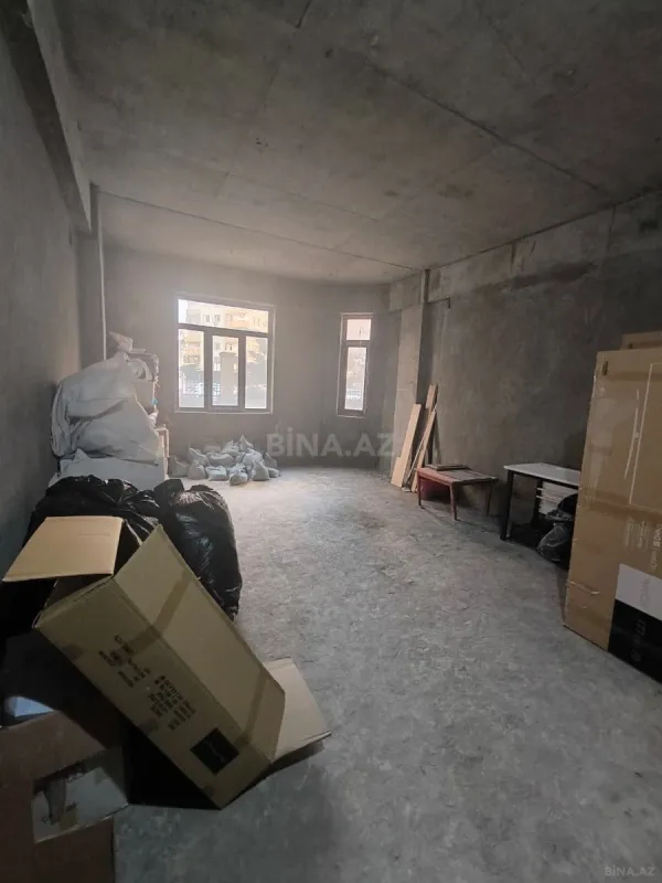 Satılır 4 otaqlı mənzil 145 m²