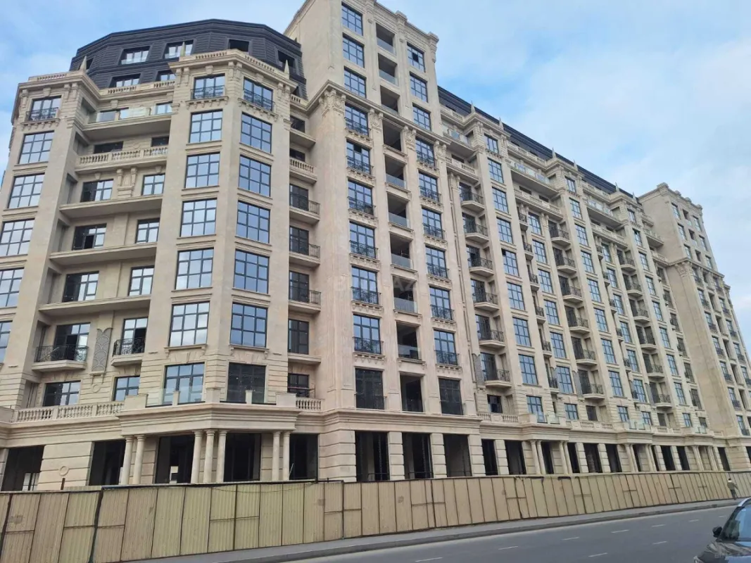 Satılır 2 otaqlı mənzil 124.1 m²