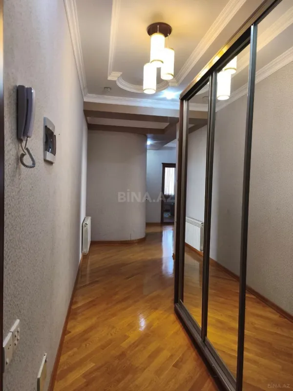 Satılır 3 otaqlı mənzil 102 m²