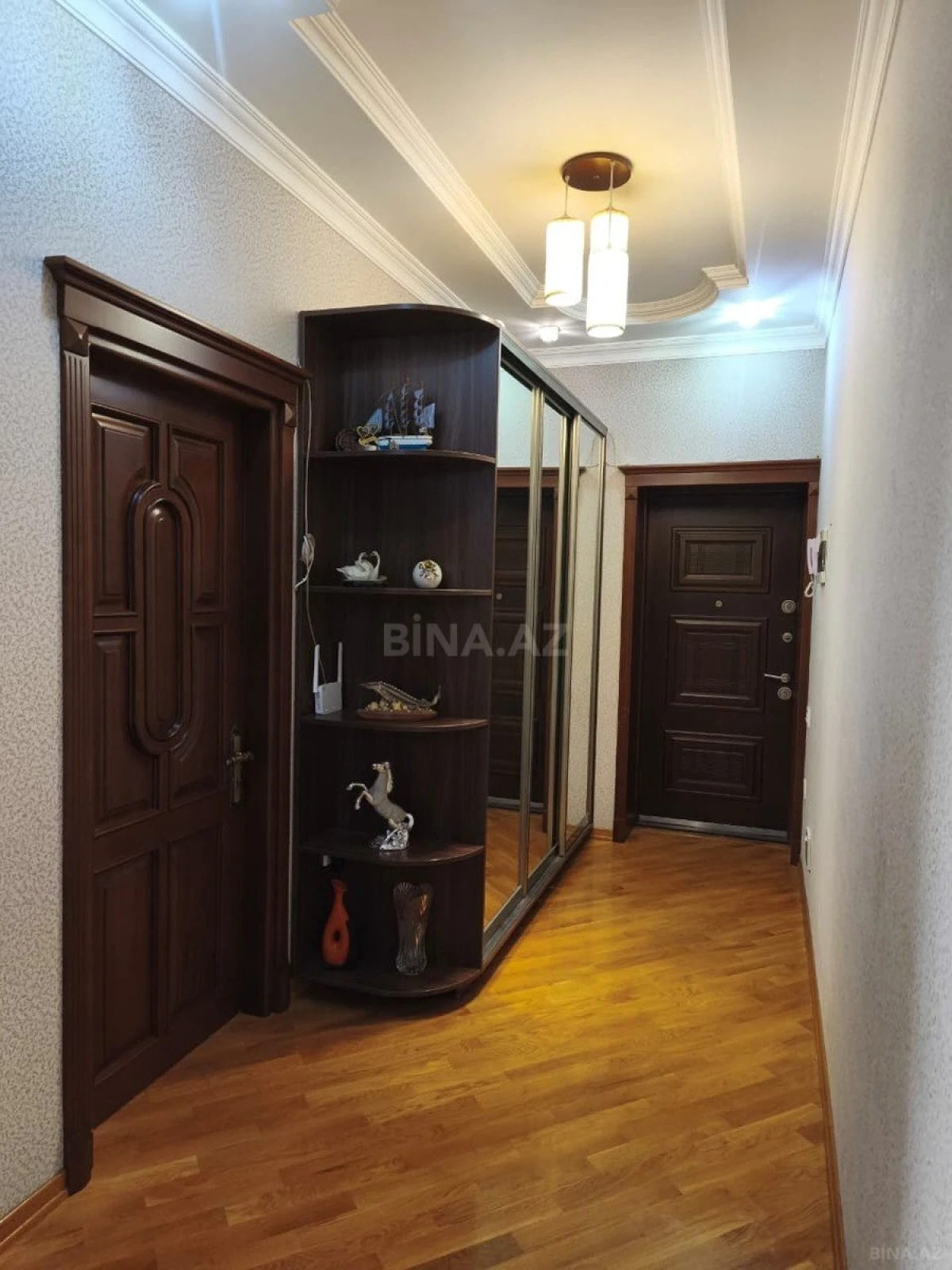 Satılır 3 otaqlı mənzil 102 m²