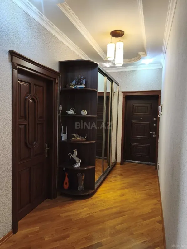 Satılır 3 otaqlı mənzil 102 m²