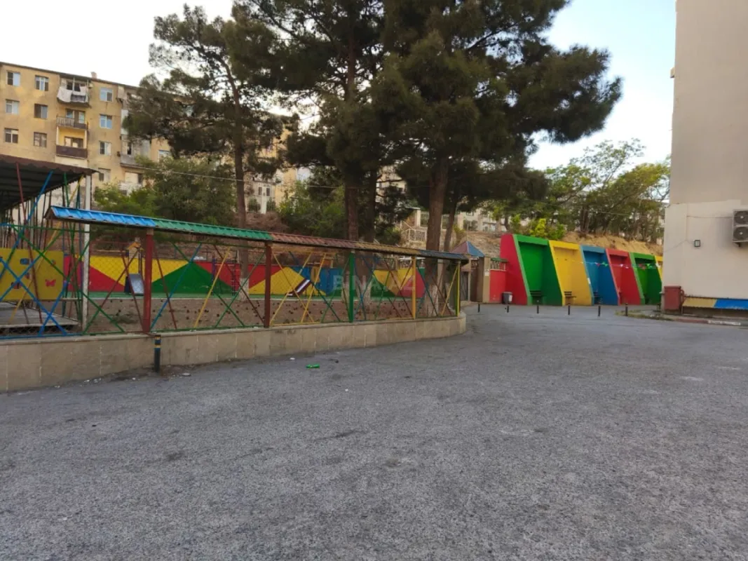 Satılır 3 otaqlı mənzil 102 m²