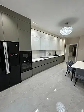 Kirayə verilir 3 otaqlı mənzil 157 m²
