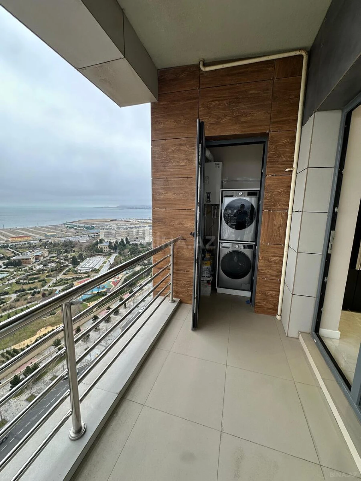 Kirayə verilir 3 otaqlı mənzil 157 m²