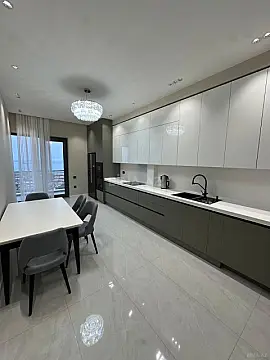 Kirayə verilir 3 otaqlı mənzil 157 m²