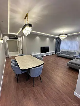 Kirayə verilir 3 otaqlı mənzil 157 m²