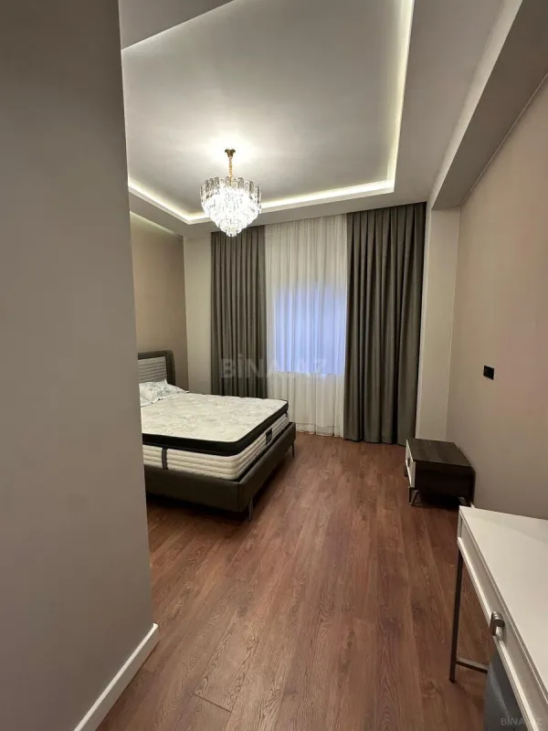 Kirayə verilir 3 otaqlı mənzil 157 m²