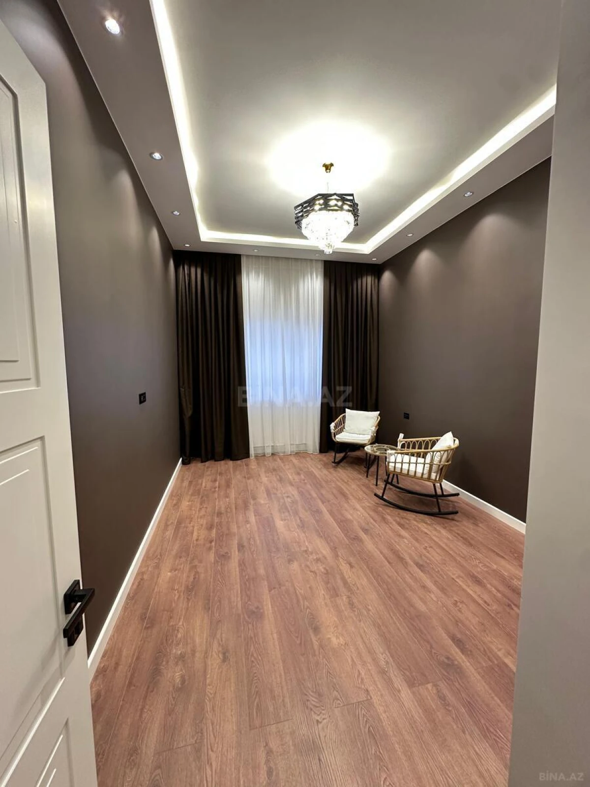 Kirayə verilir 3 otaqlı mənzil 157 m²