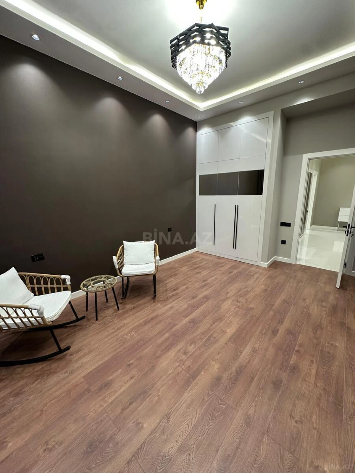 Kirayə verilir 3 otaqlı mənzil 157 m²