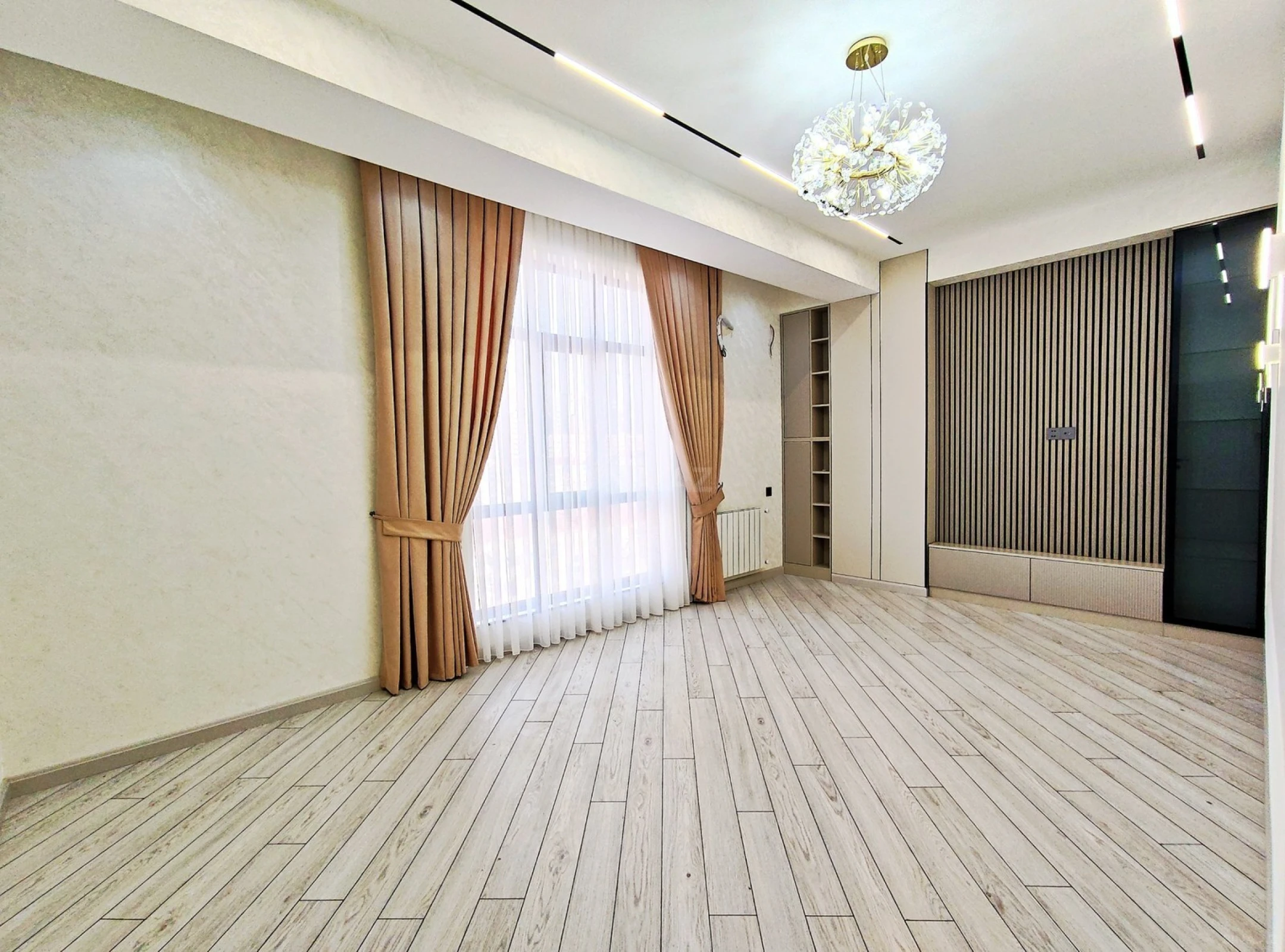 Satılır 2 otaqlı mənzil 76.1 m²