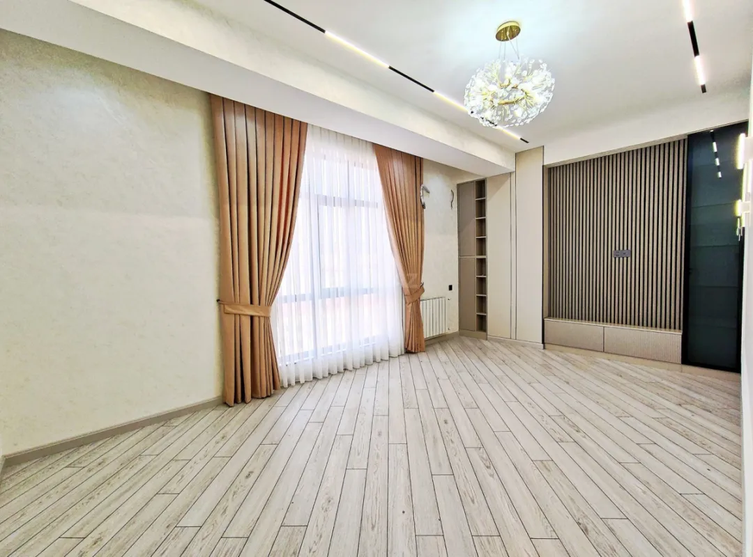 Satılır 2 otaqlı mənzil 76.1 m²