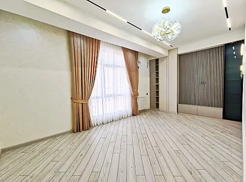 Satılır 2 otaqlı mənzil 76.1 m²