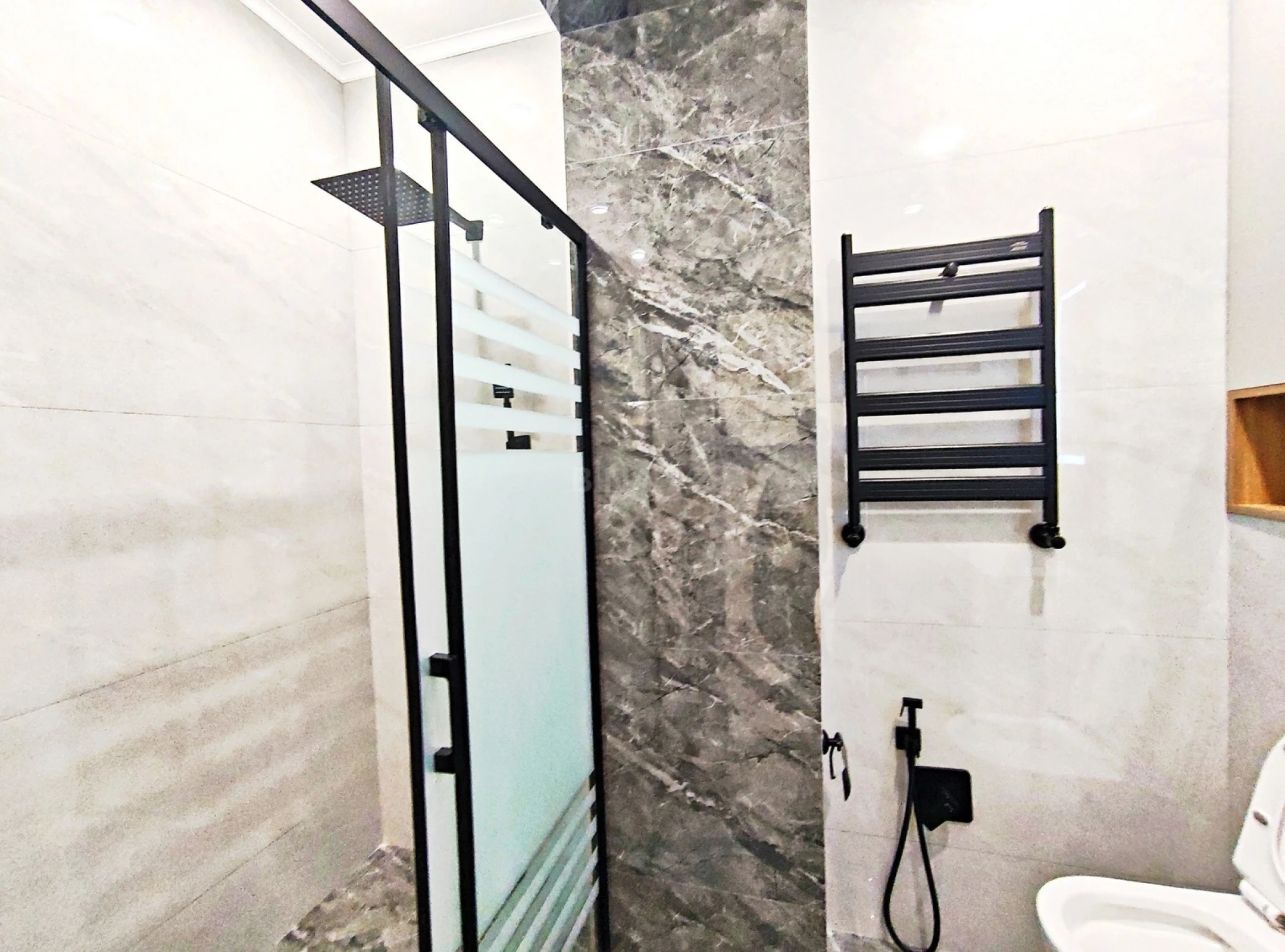 Satılır 2 otaqlı mənzil 76.1 m²