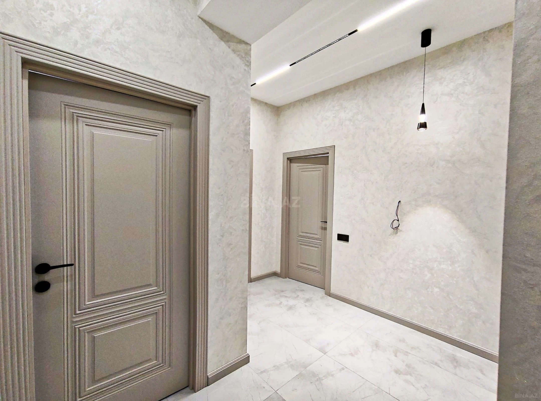 Satılır 2 otaqlı mənzil 76.1 m²