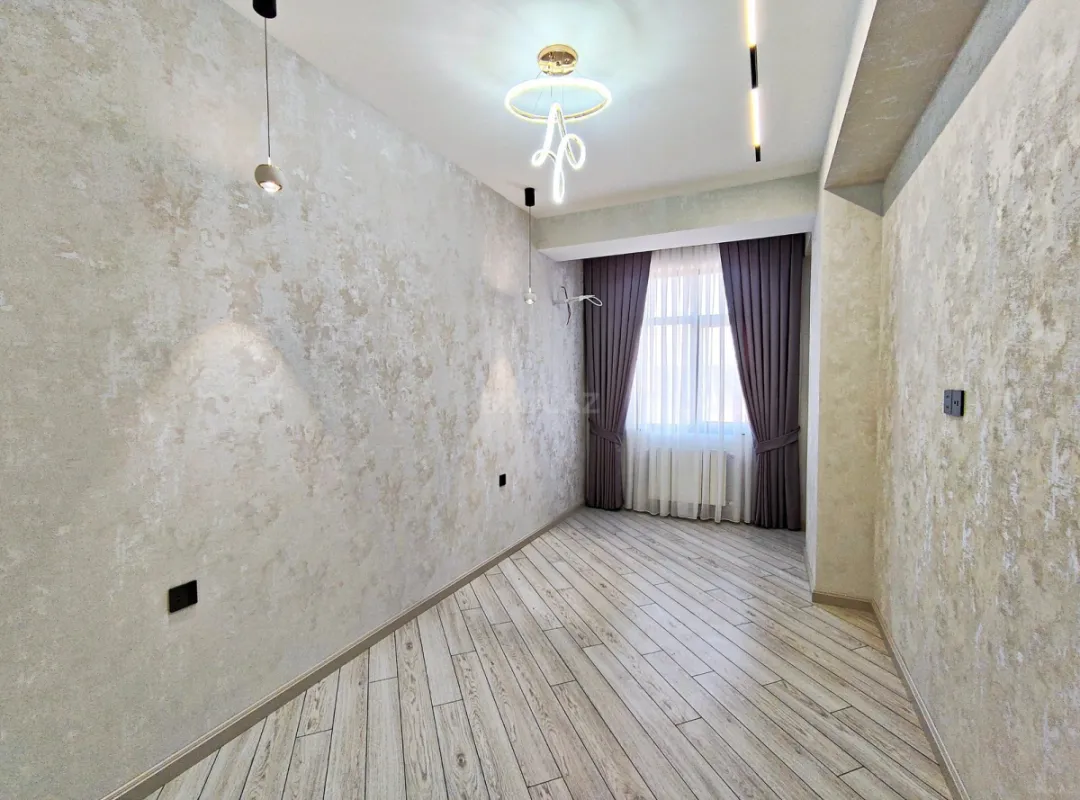 Satılır 2 otaqlı mənzil 76.1 m²