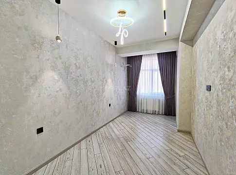 Satılır 2 otaqlı mənzil 76.1 m²