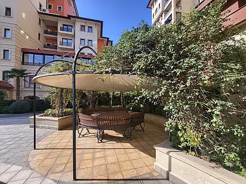 Satılır 4 otaqlı mənzil 282 m²