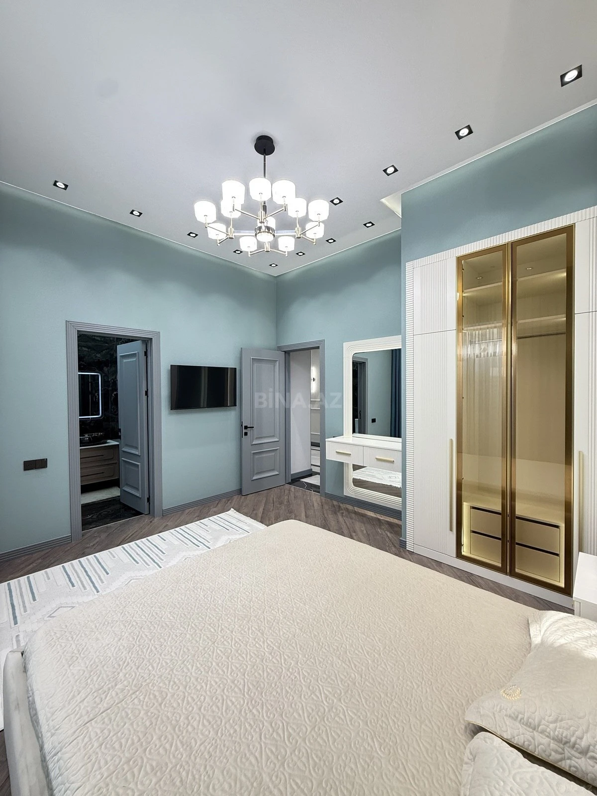 Satılır 5 otaqlı həyət evi 180 m²