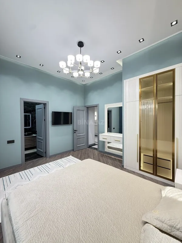 Satılır 5 otaqlı həyət evi 180 m²