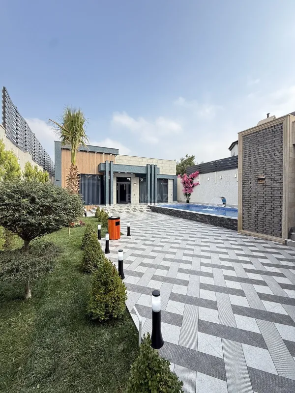 Satılır 5 otaqlı həyət evi 180 m²