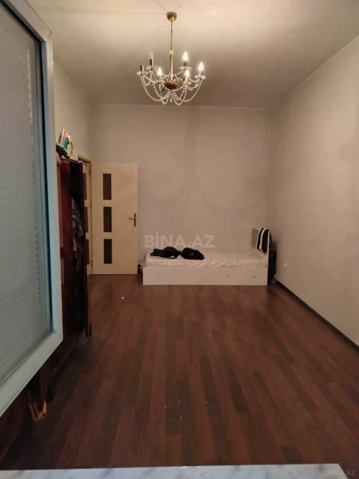 Satılır 1 otaqlı mənzil 52 m²