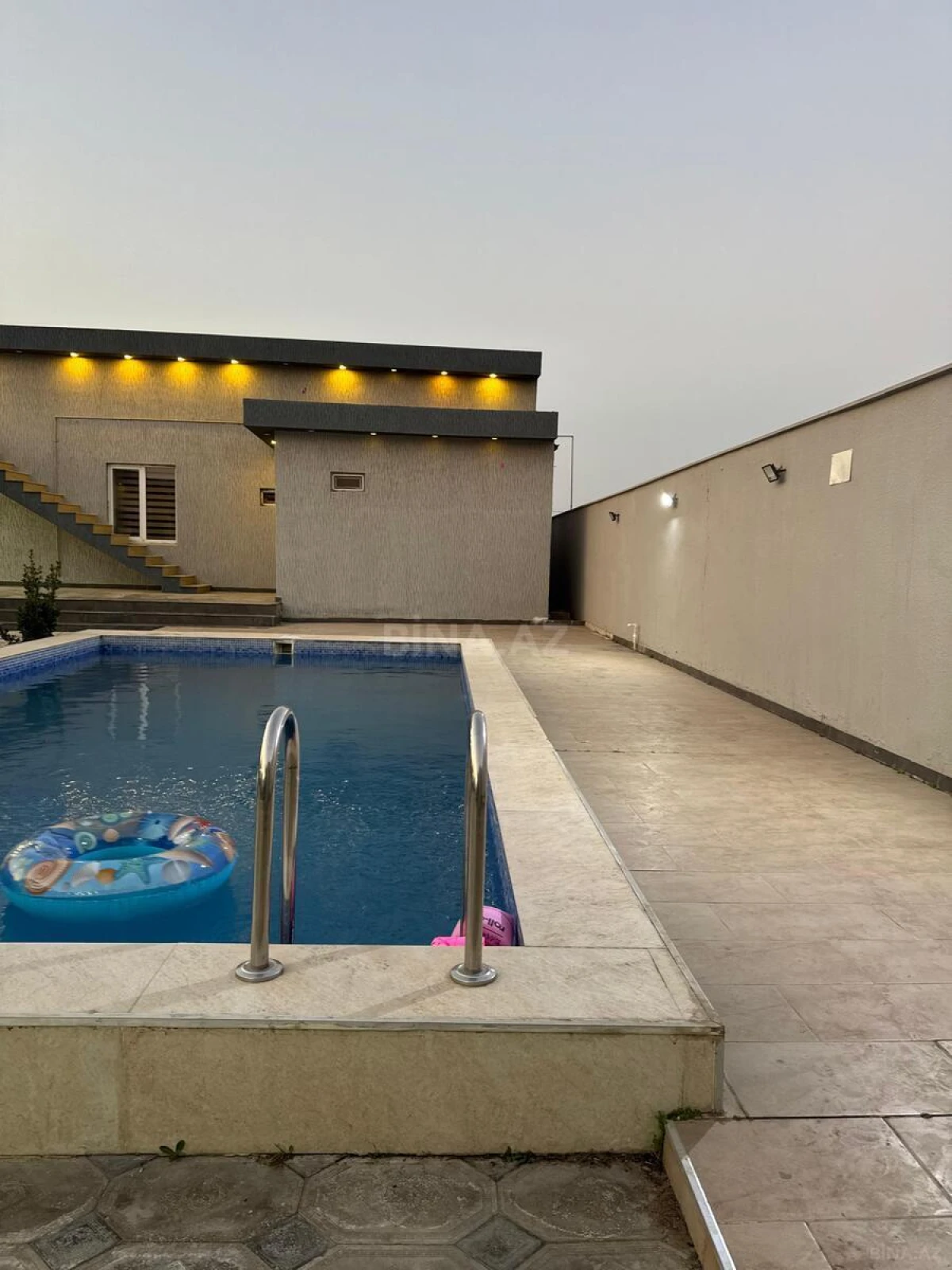 Kirayə verilir 4 otaqlı həyət evi 210 m²