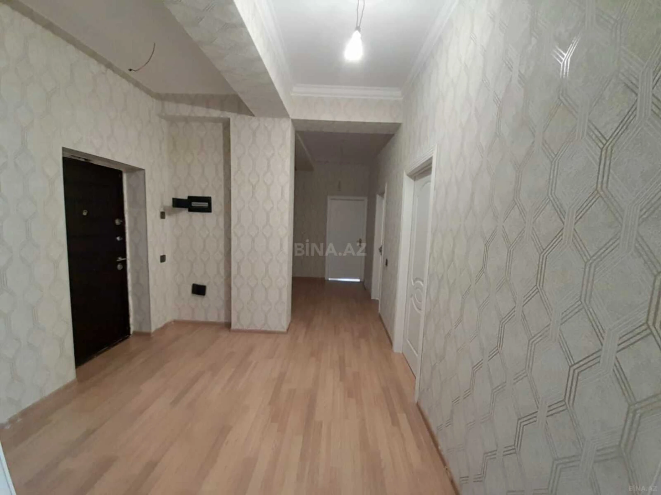 Satılır 3 otaqlı mənzil 111 m²