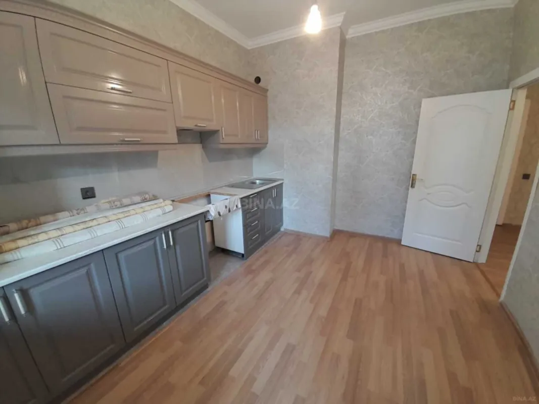 Satılır 3 otaqlı mənzil 111 m²
