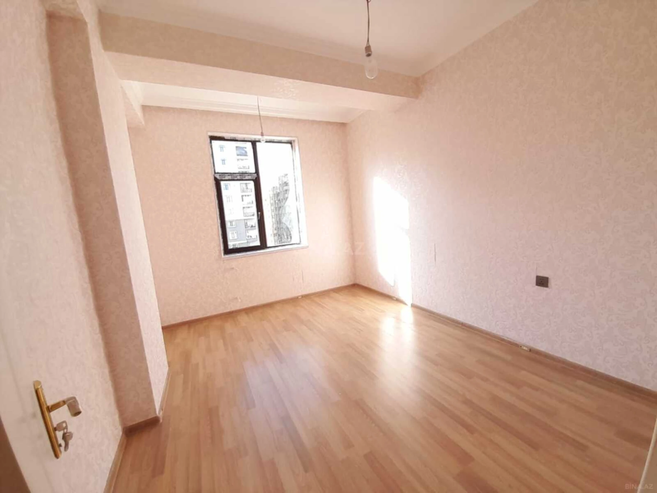 Satılır 3 otaqlı mənzil 111 m²