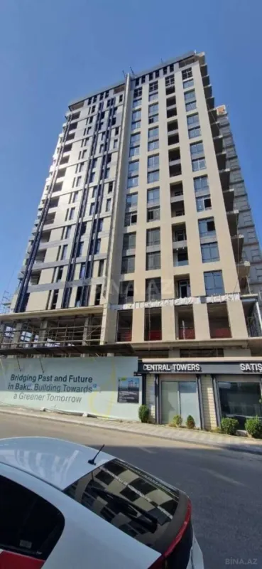 Satılır 4 otaqlı mənzil 220 m²