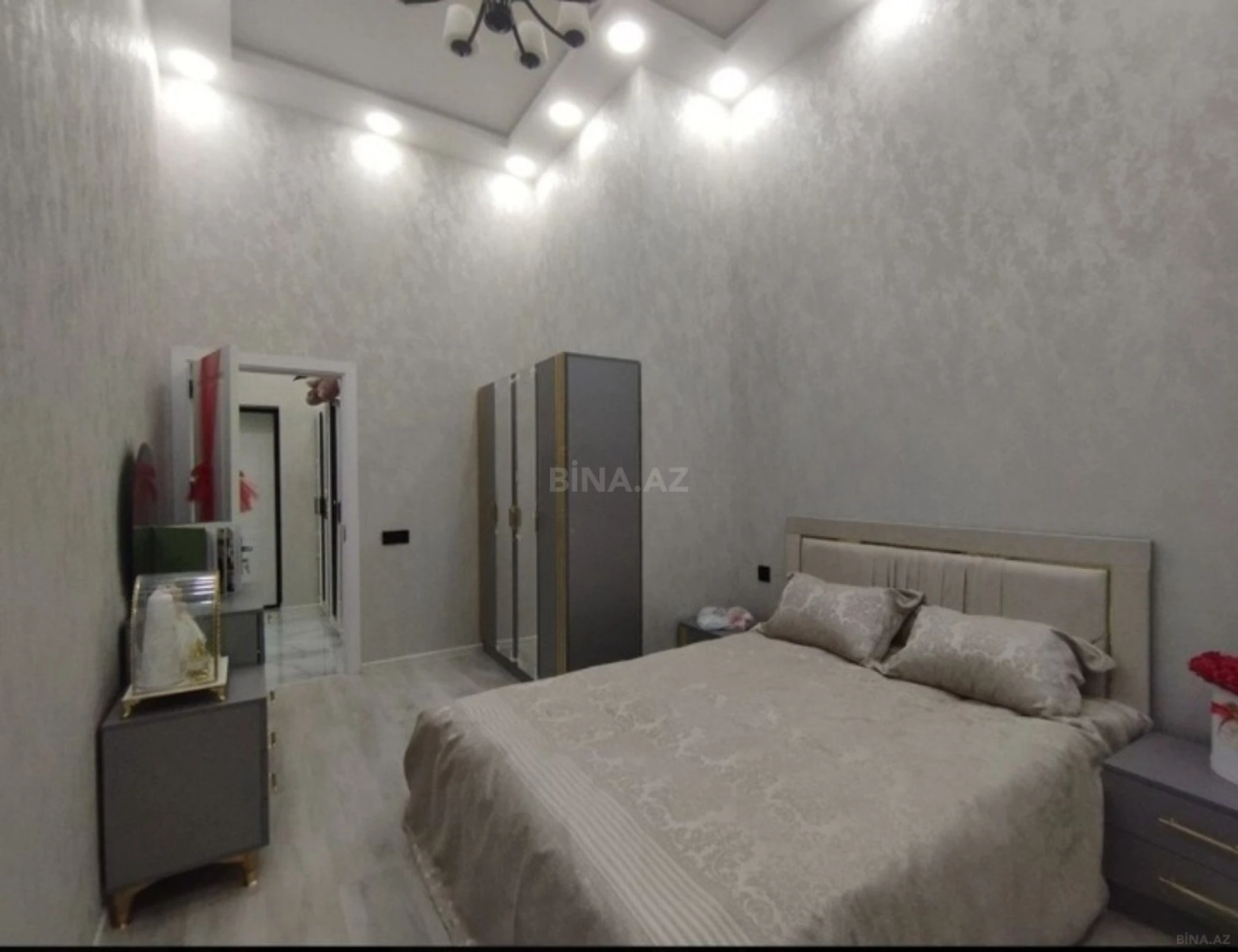 Satılır 2 otaqlı mənzil 55 m²