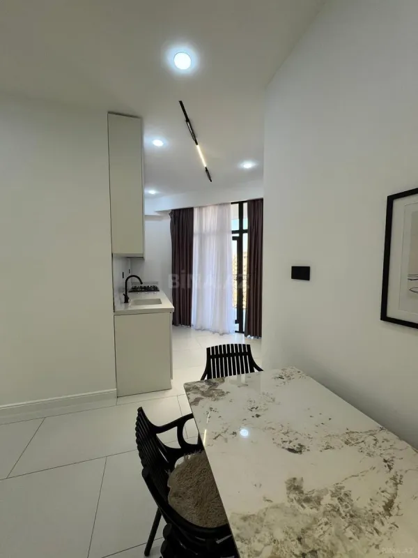 Satılır 3 otaqlı mənzil 118 m²