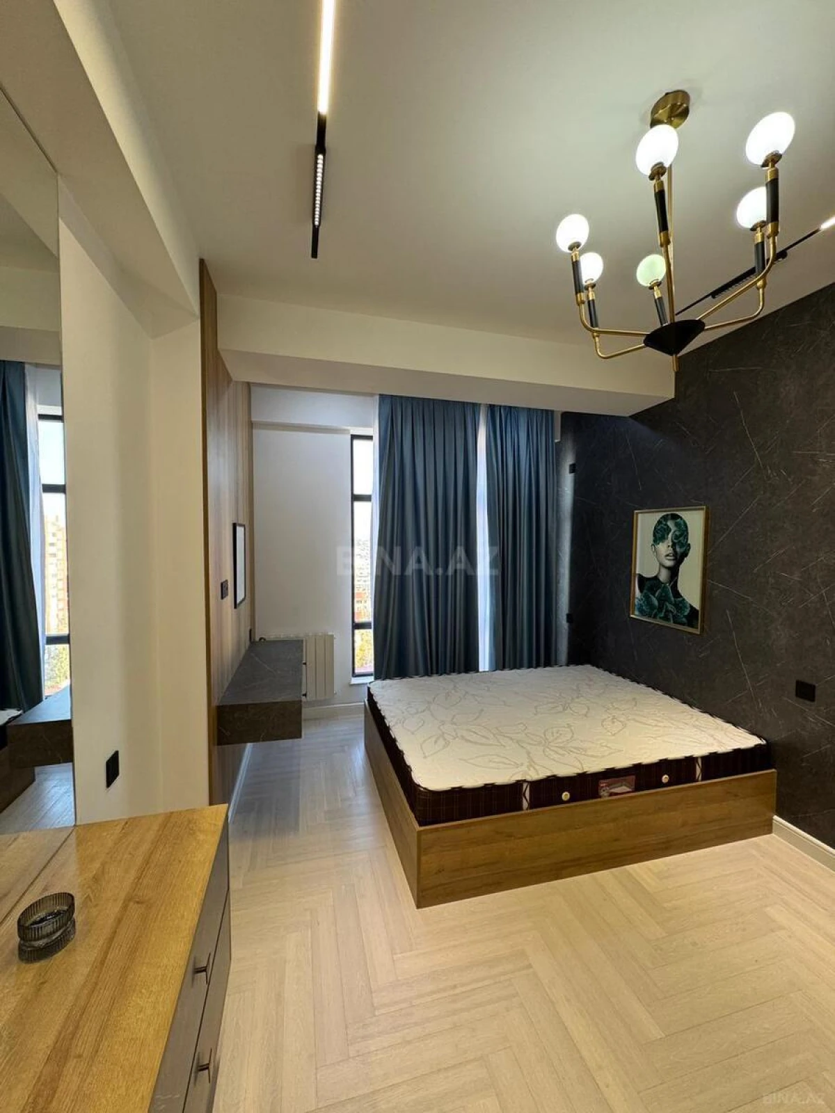 Satılır 3 otaqlı mənzil 118 m²
