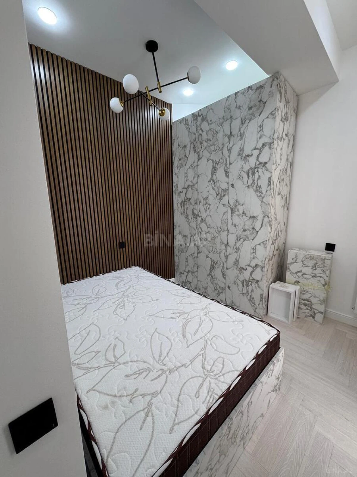 Satılır 3 otaqlı mənzil 118 m²
