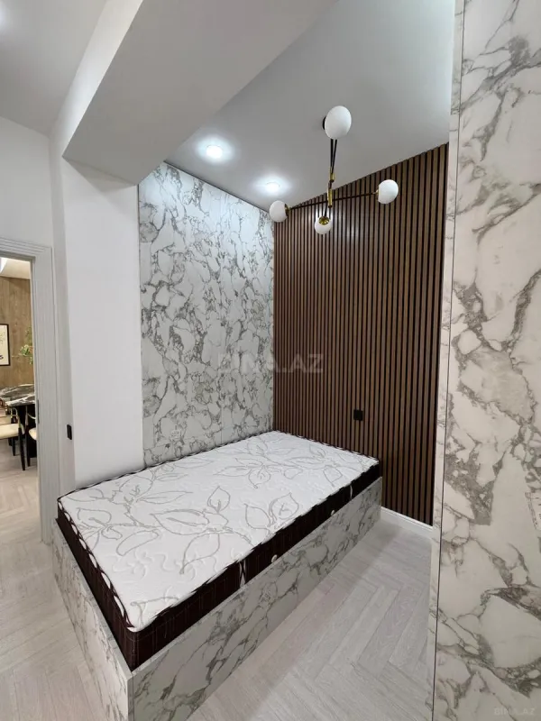 Satılır 3 otaqlı mənzil 118 m²
