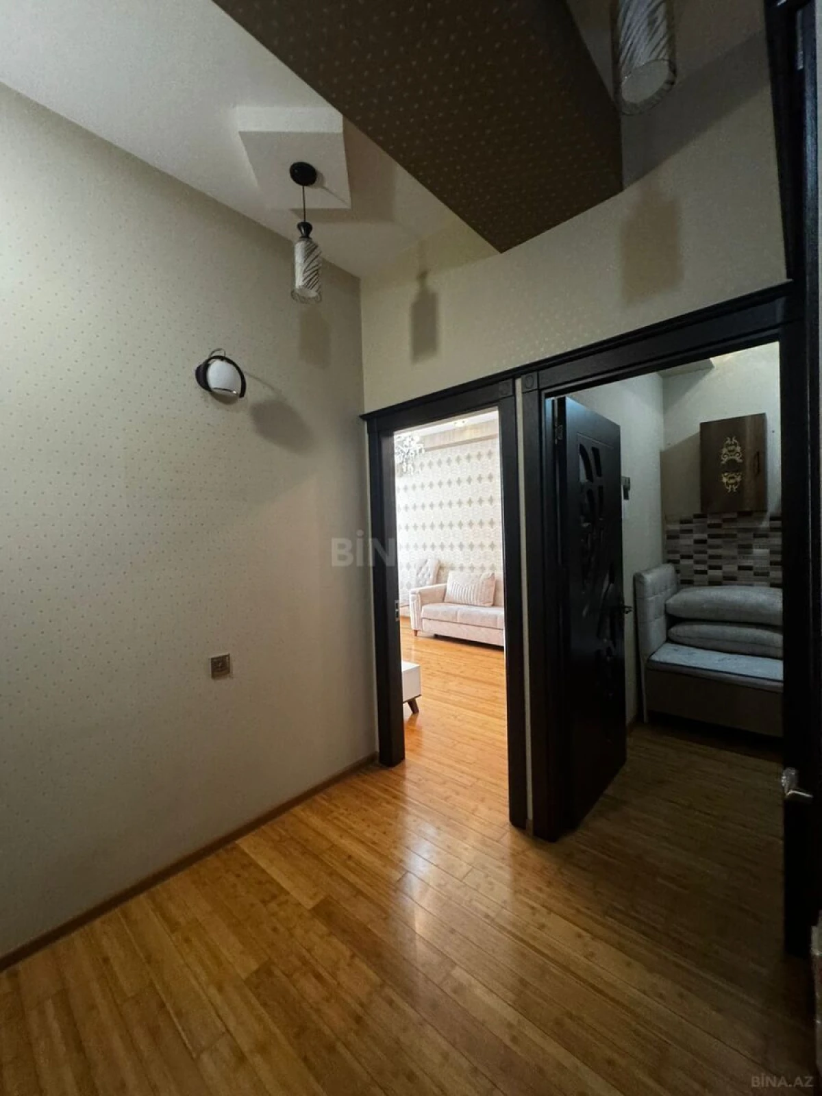 Kirayə verilir 2 otaqlı mənzil 60 m²