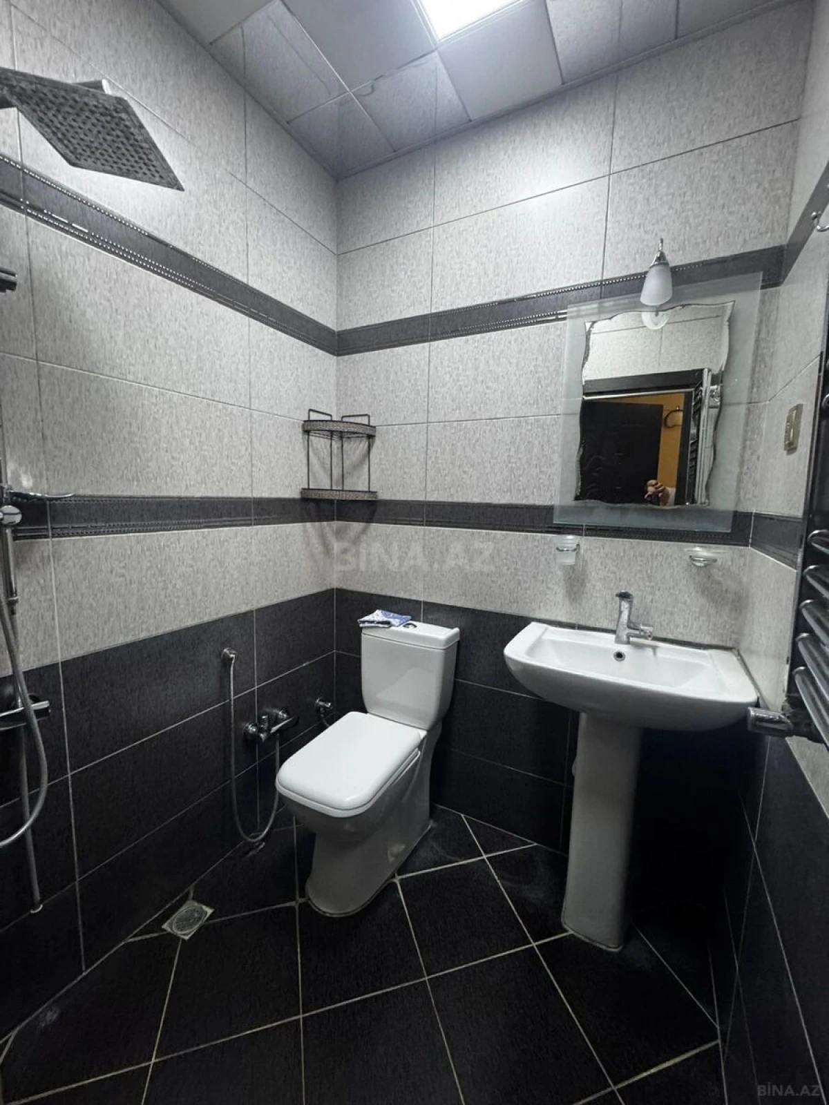 Kirayə verilir 2 otaqlı mənzil 60 m²