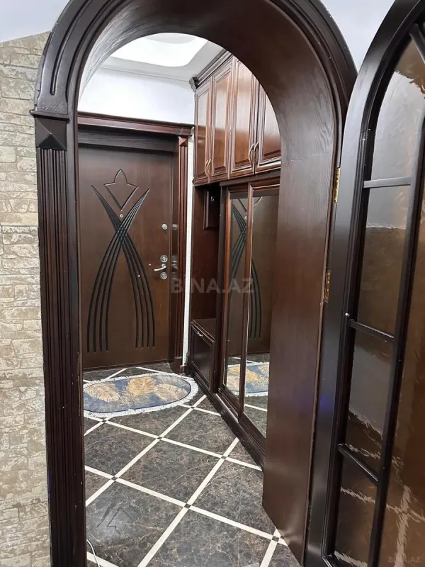 Satılır 3 otaqlı mənzil 153 m²