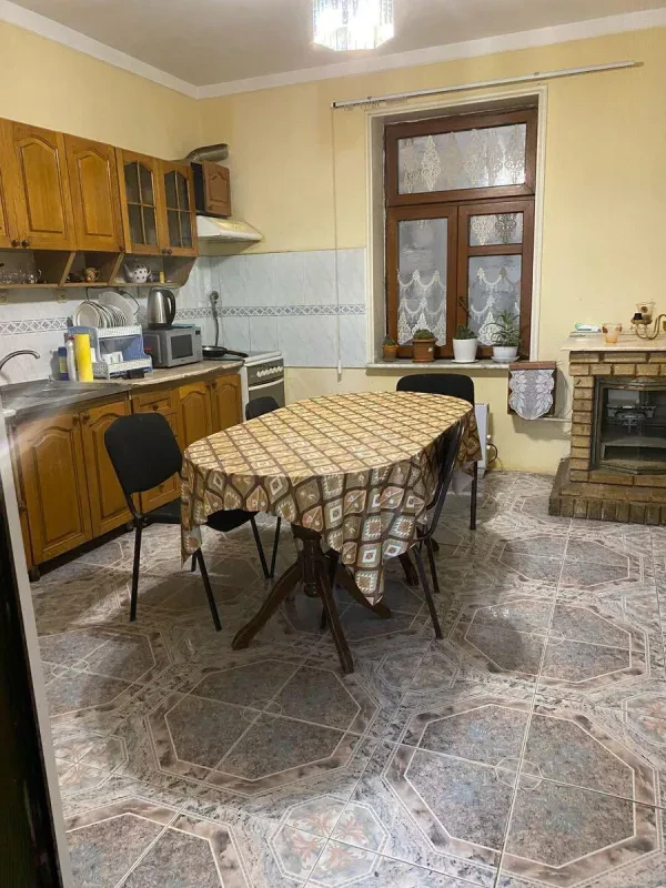 Satılır 7 otaqlı həyət evi 500 m²
