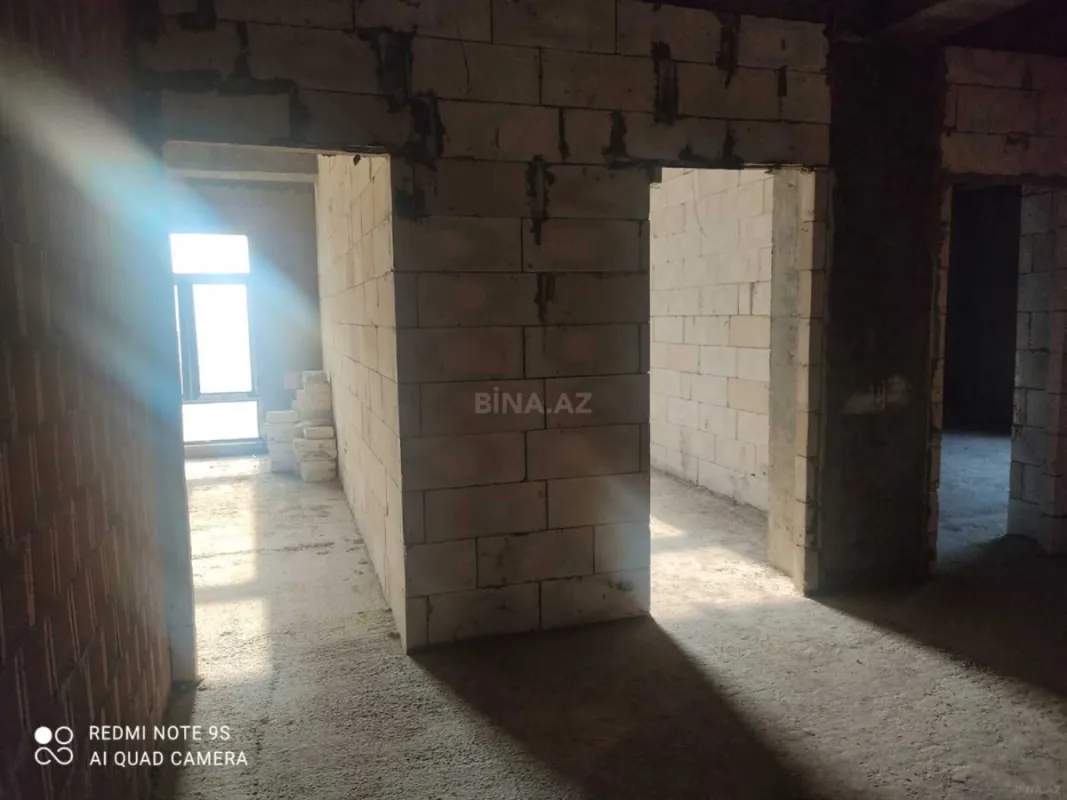 Satılır 3 otaqlı mənzil 149 m²