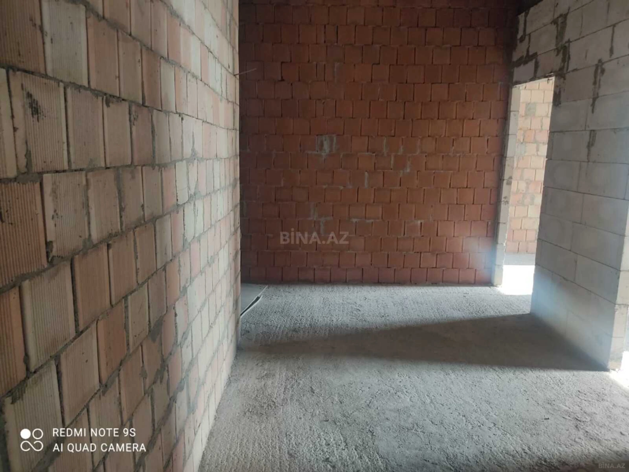 Satılır 3 otaqlı mənzil 149 m²