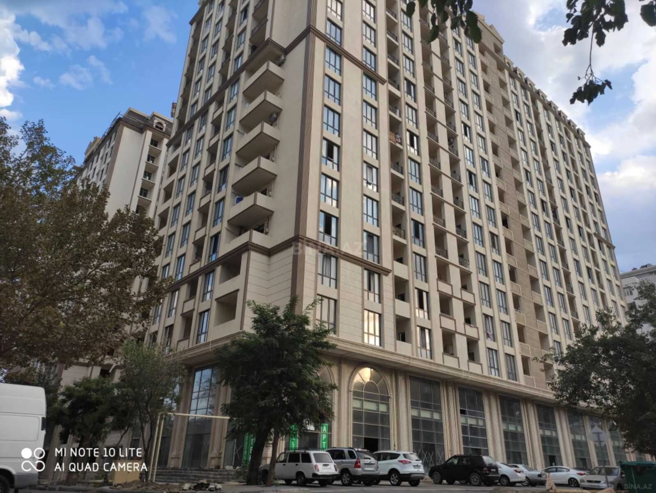 Satılır 3 otaqlı mənzil 149 m²