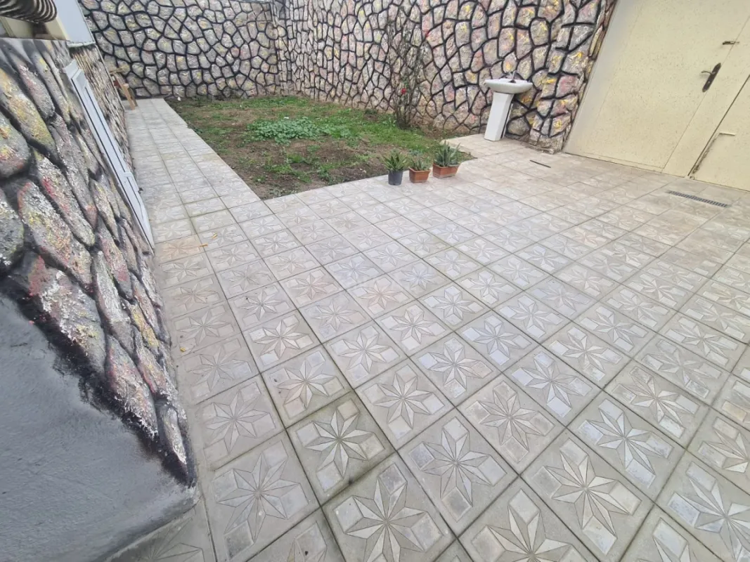 Satılır 4 otaqlı həyət evi 130 m²