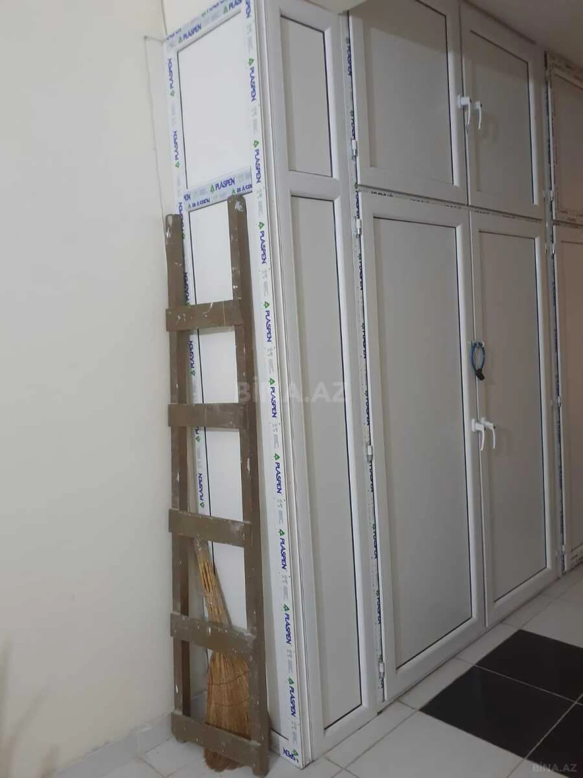 Satılır 2 otaqlı mənzil 90 m²