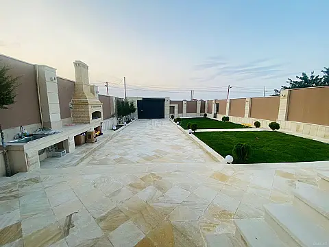 Satılır 6 otaqlı həyət evi 300 m²