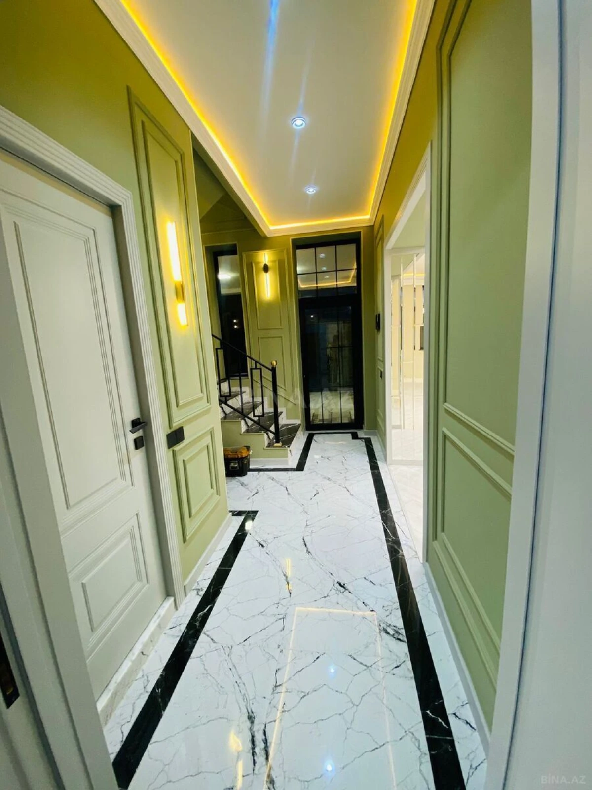 Satılır 6 otaqlı həyət evi 300 m²