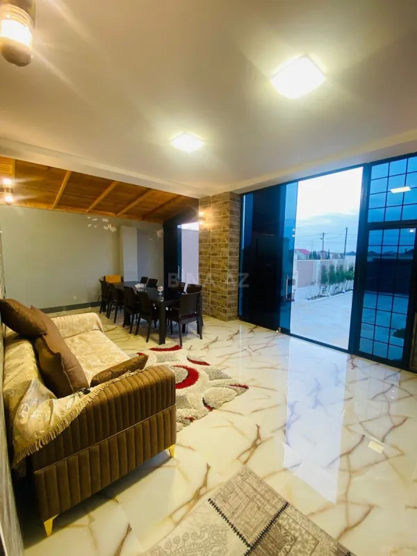 Satılır 6 otaqlı həyət evi 300 m²