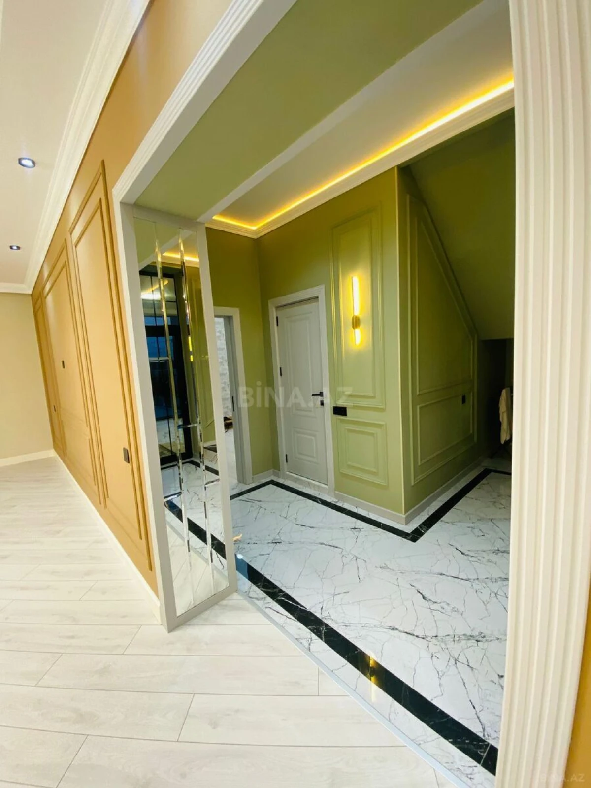 Satılır 6 otaqlı həyət evi 300 m²