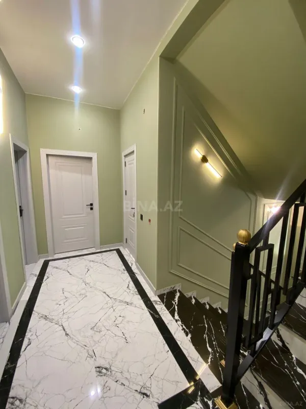 Satılır 6 otaqlı həyət evi 300 m²